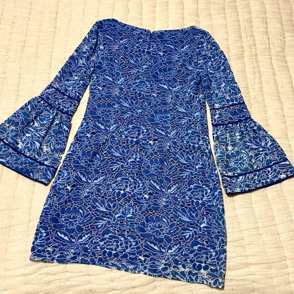 LAUNDRY BY SHELLI SEGAL Women's Lace Shift Dress - Picture 2 of 5